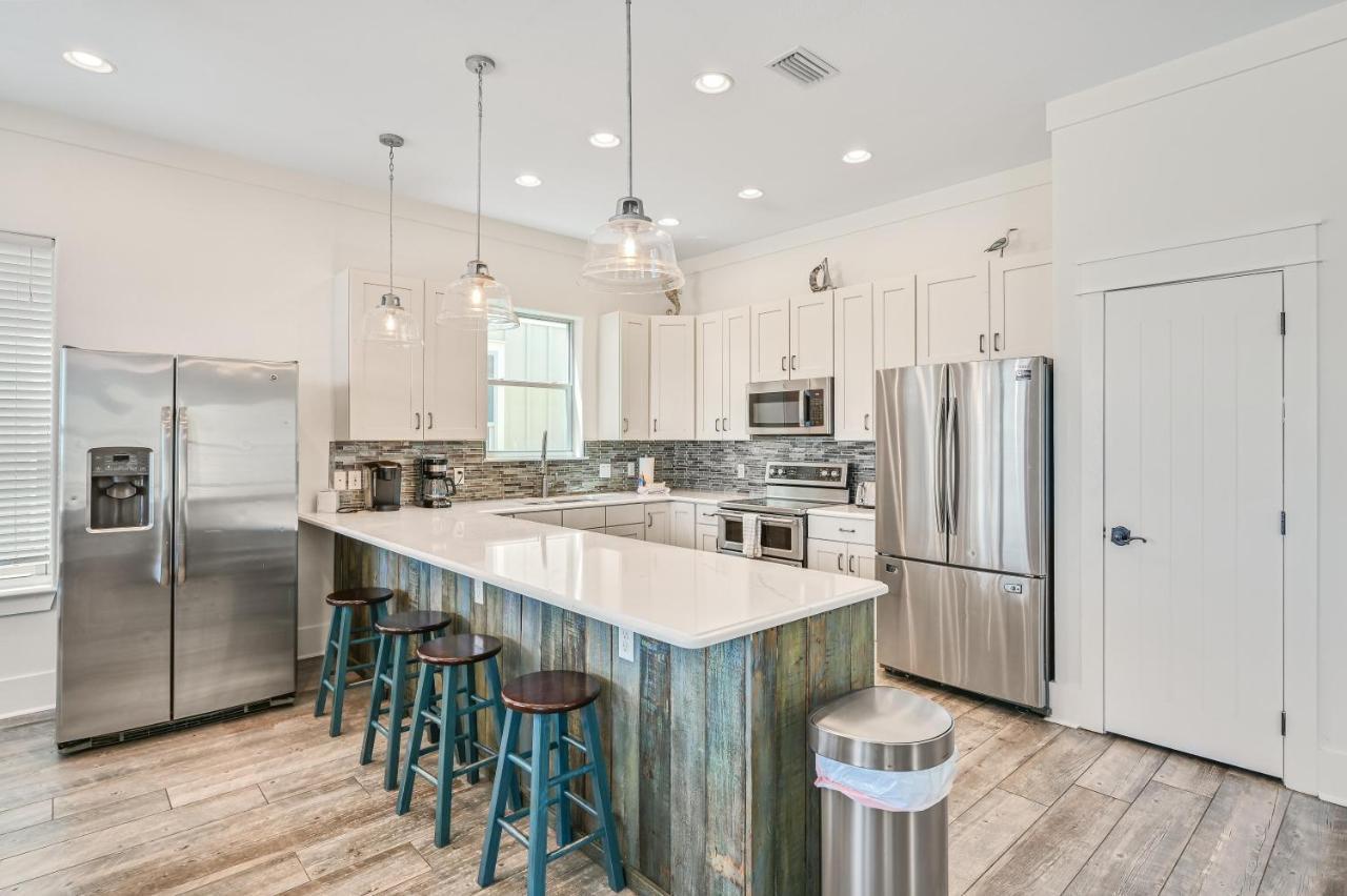 Holiday home Fin - Heated Pool Hot Tub! Game Tables! Beachfront!!! Panama City Beach