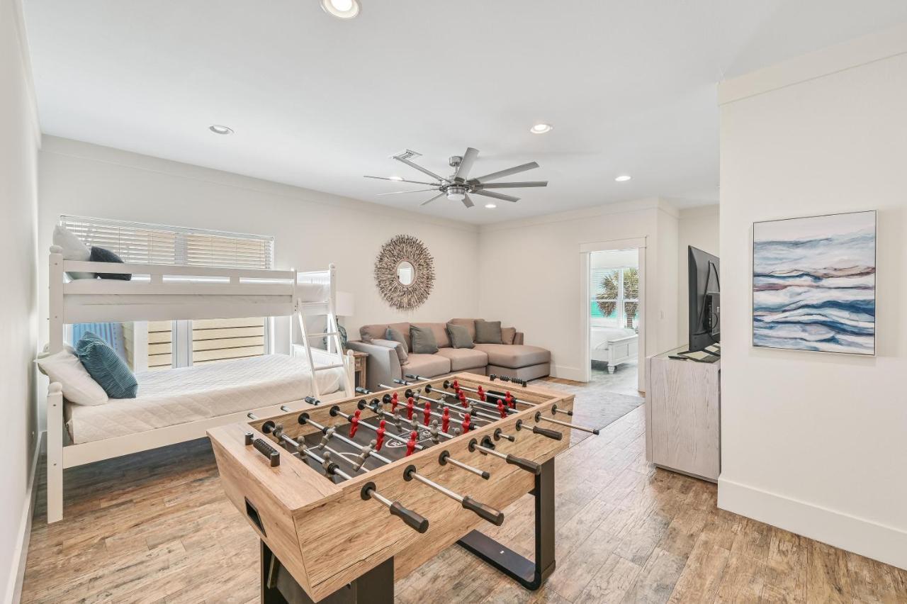 Fin - Heated Pool Hot Tub! Game Tables! Beachfront!!! * Panama City Beach