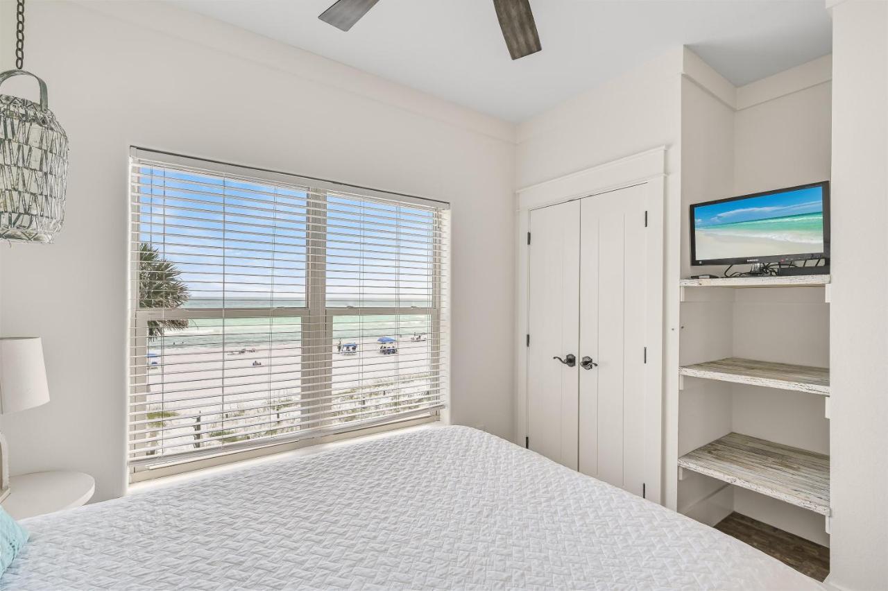 Holiday home Fin - Heated Pool Hot Tub! Game Tables! Beachfront!!! Panama City Beach