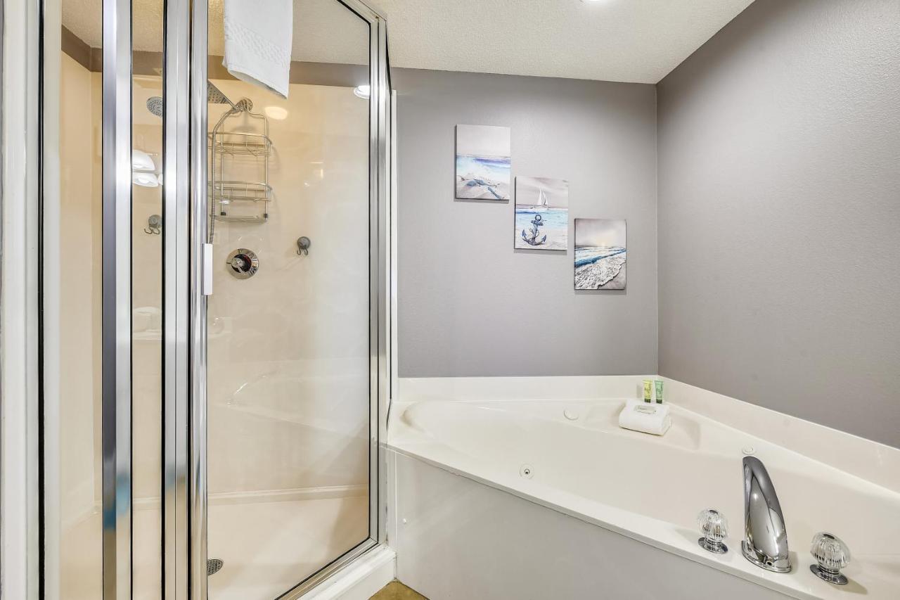 Holiday home Majestic #204-2 By Book That Panama City Beach