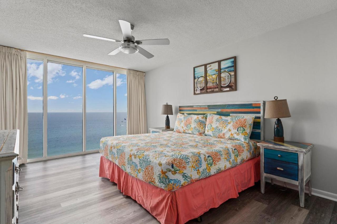 Long #1300-1 By Book That Holiday home