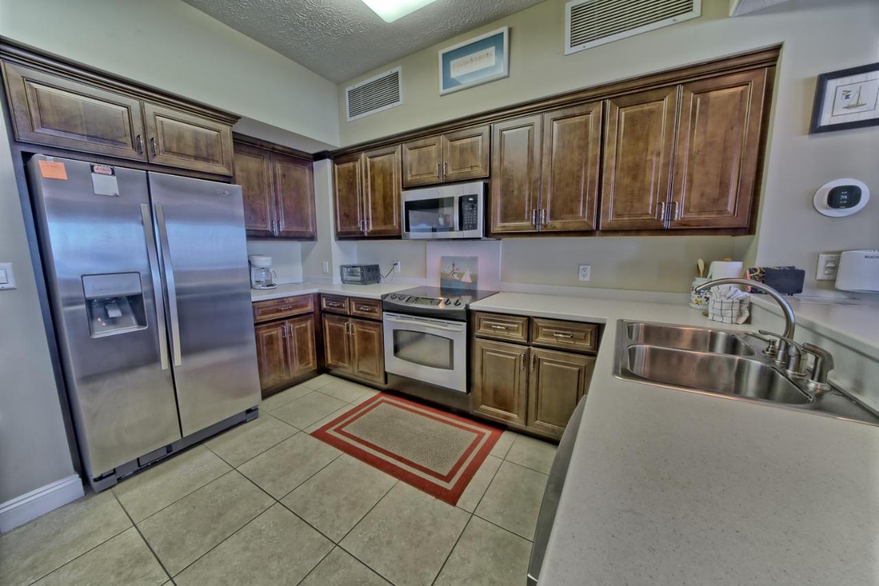 Wondrous With Access And Poolside - Unit 2103 Apartment
