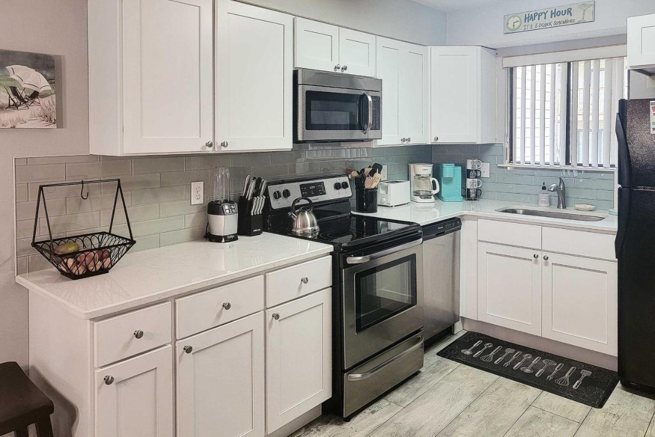 Beautiful Pcb Townhome Balcony And Amenities Panama City Beach