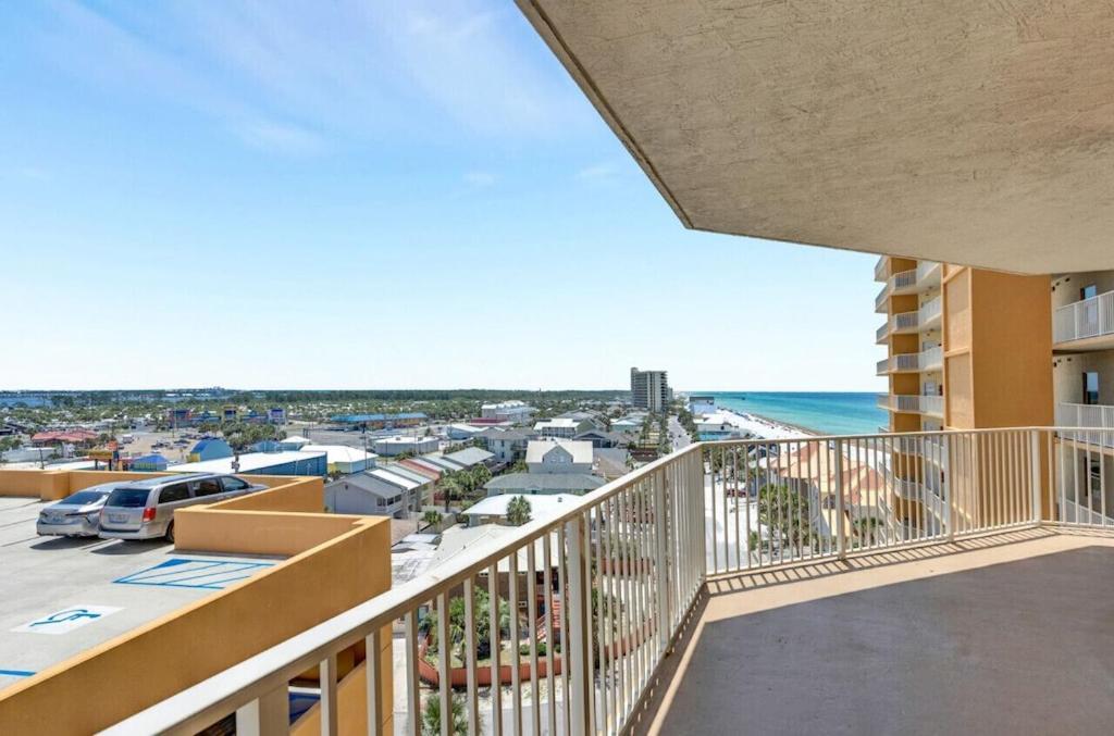 Apartment Treasure Island 707 - Gulf Front, Sunset Views, Heated Pool & Hot Tub! *