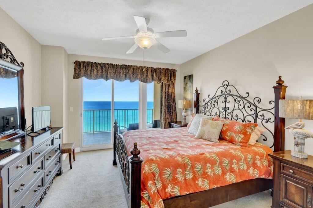Apartment Treasure Island 707 - Gulf Front, Sunset Views, Heated Pool & Hot Tub! *