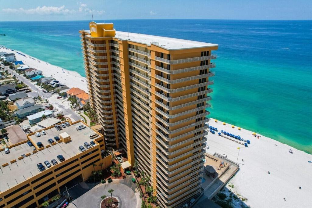 Treasure Island 707 - Gulf Front, Sunset Views, Heated Pool & Hot Tub! Apartment Panama City Beach