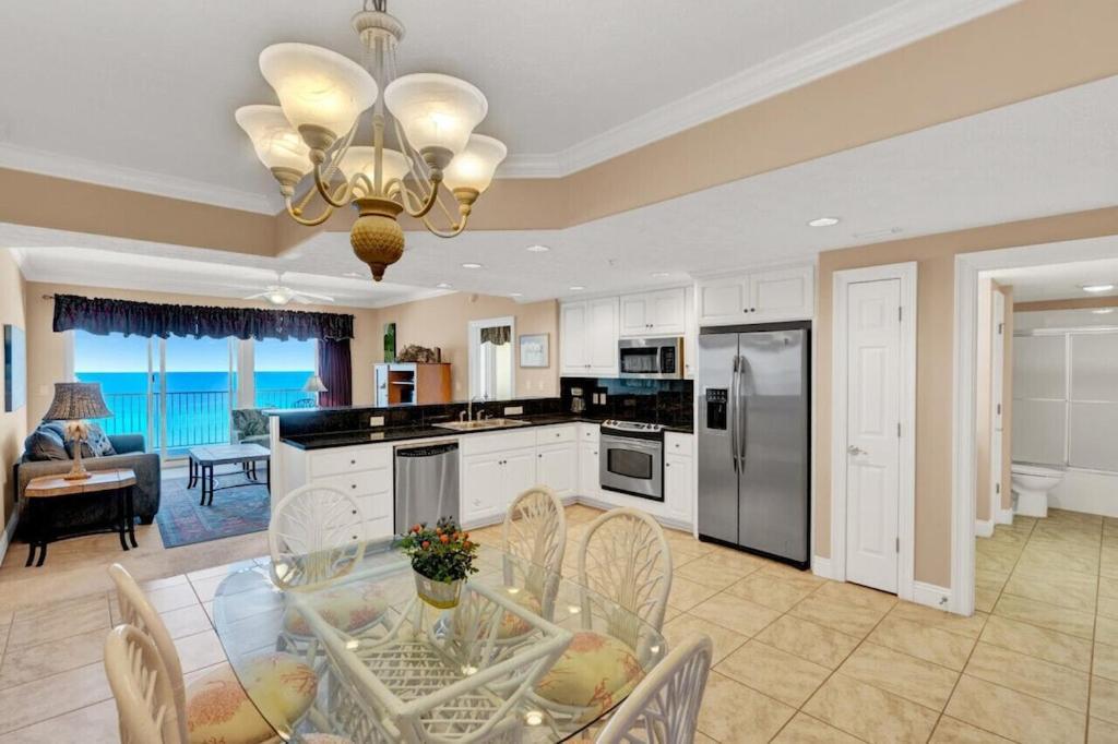Apartment Treasure Island 707 - Gulf Front, Sunset Views, Heated Pool & Hot Tub! *