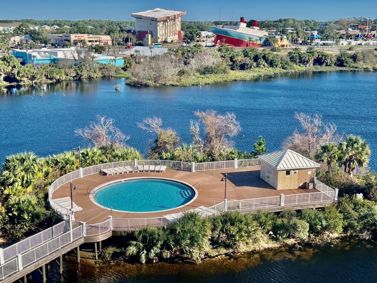 Luxurious 4 Bedroom Condo! Gulf Views! Sleeps 10 & Easy Access! By Dolce Getaways Pcb Apartment