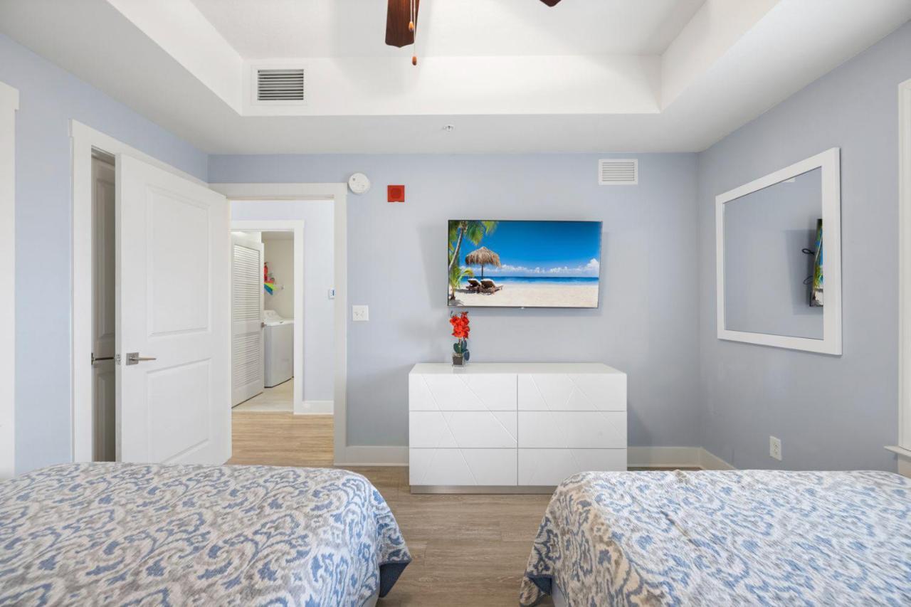 Luxury Calypso Tower 3! Free Chair Service For 4! By Dolce Getaways Pcb Apartment