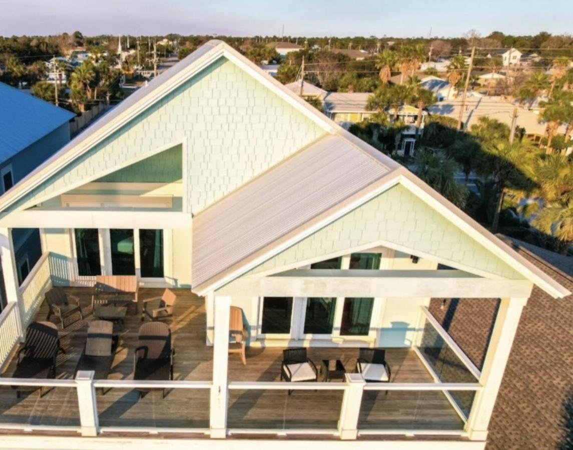 Freshly Squeezed - Heated Pool! West End! Beachfront!!! Holiday home