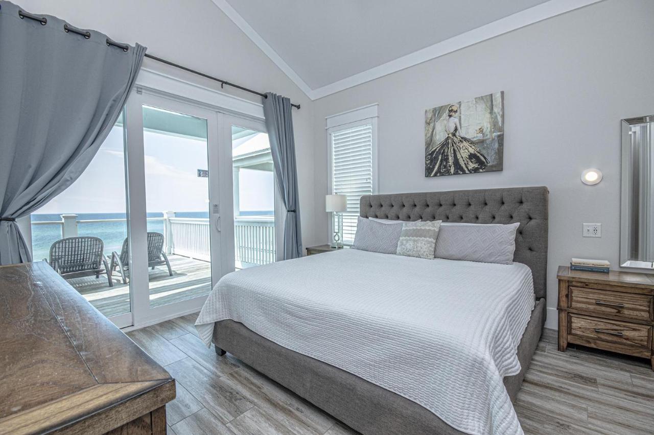 Holiday home Freshly Squeezed - Heated Pool! West End! Beachfront!!!