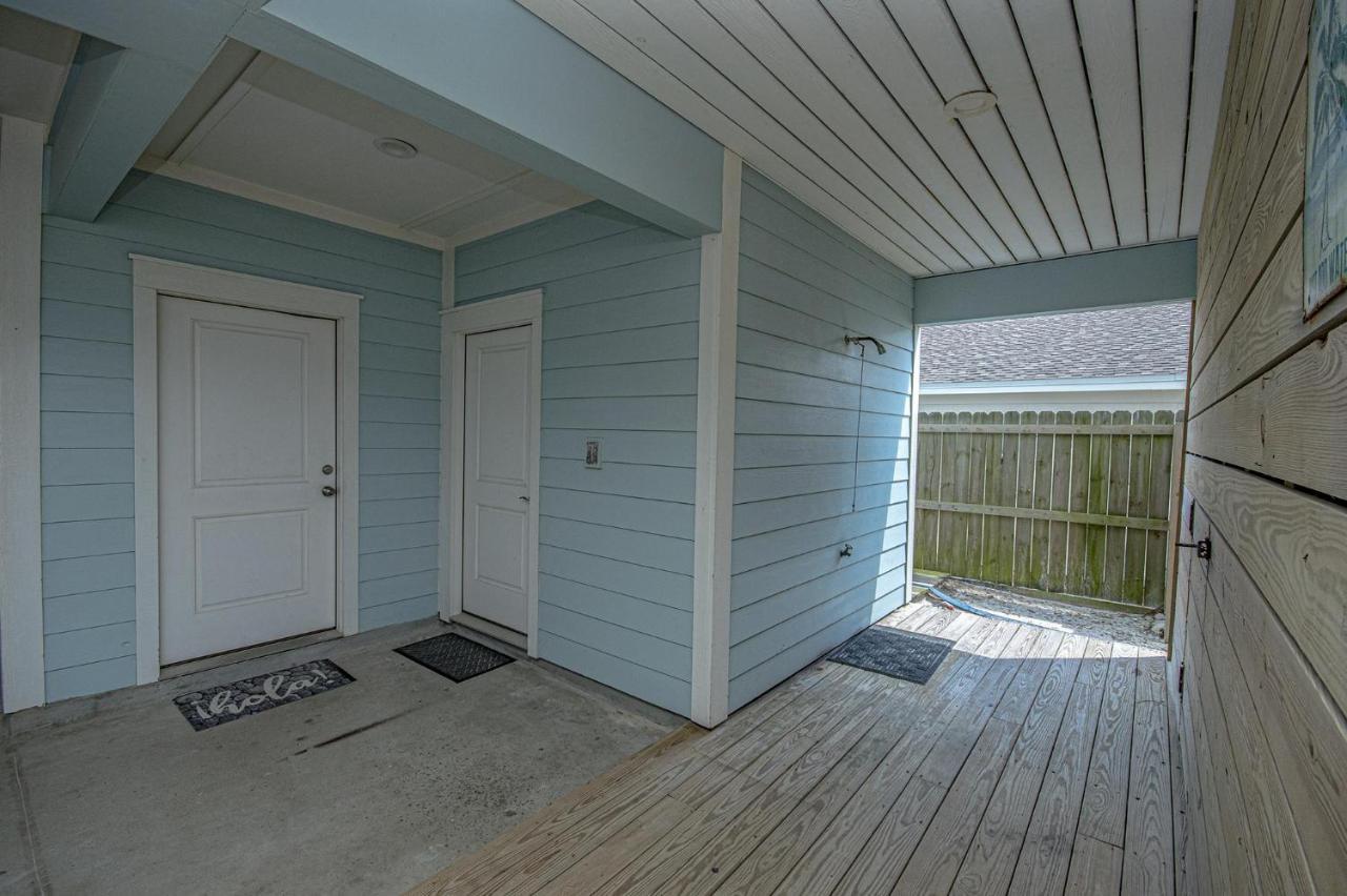 Freshly Squeezed - Heated Pool! West End! Beachfront!!! Holiday home