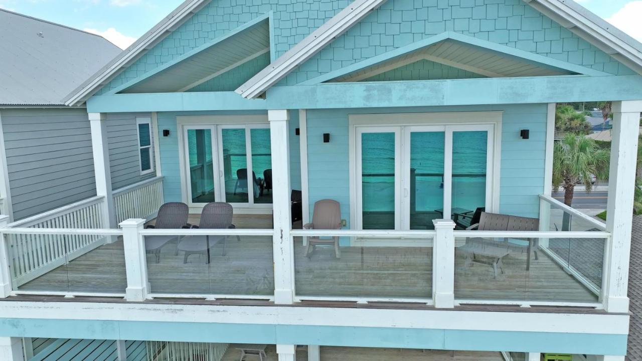 Freshly Squeezed - Heated Pool! West End! Beachfront!!! Holiday home *