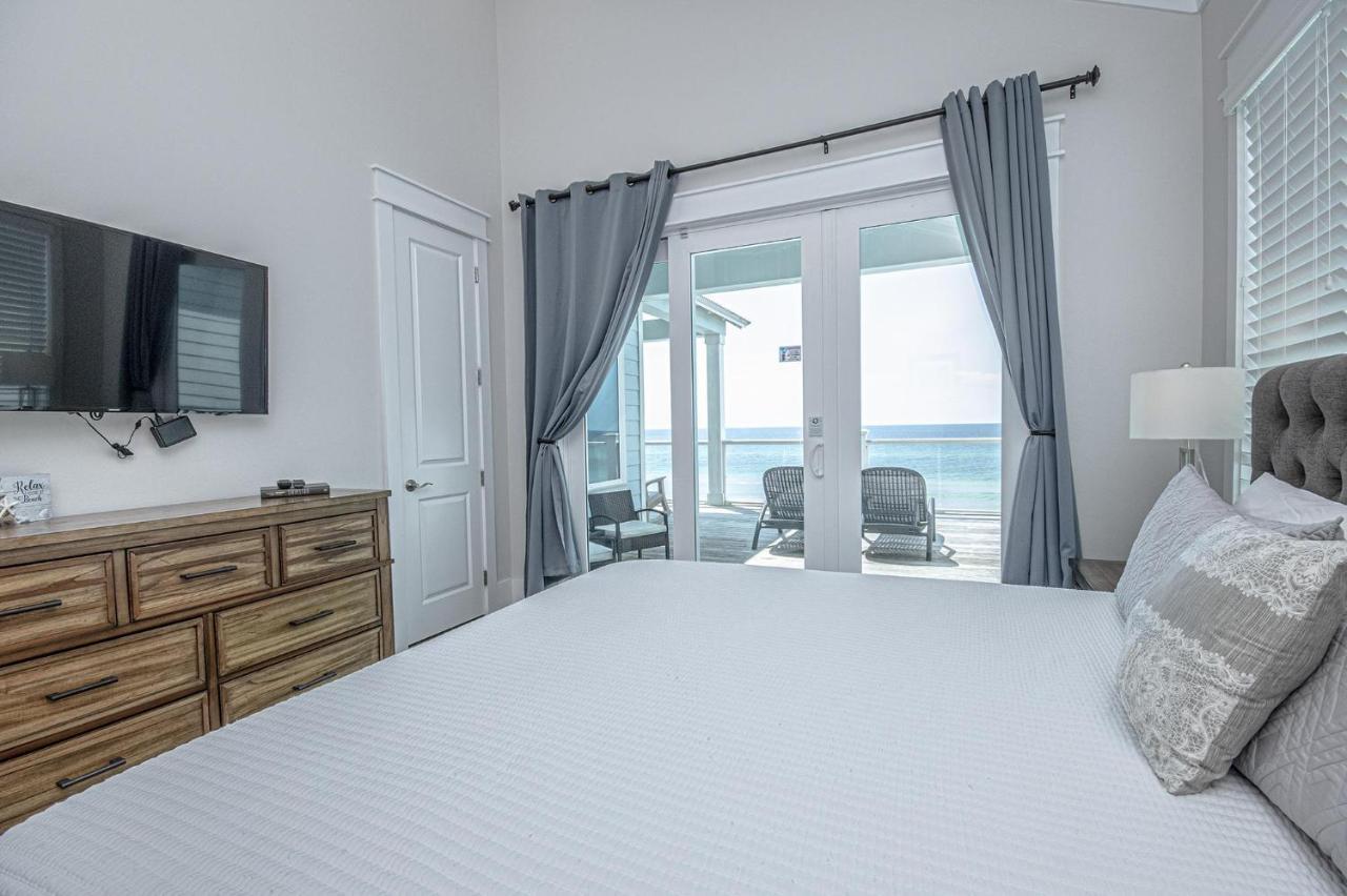 Freshly Squeezed - Heated Pool! West End! Beachfront!!! Holiday home *