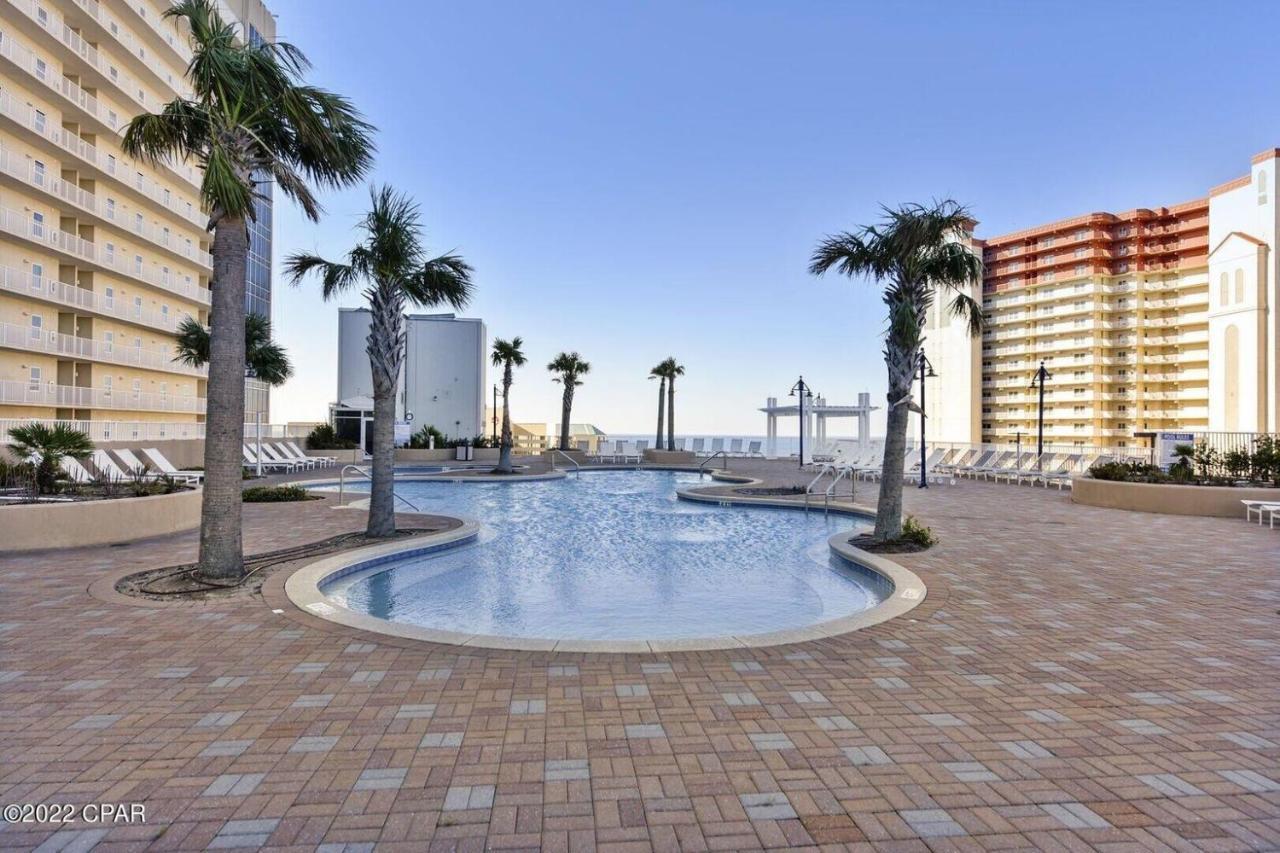 Beautiful With Ocean View From 15th Floor *