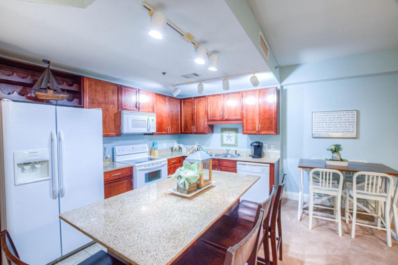 Holiday home Amazing Style, Laketown Wharf 1305 -1bd, 2ba Amenities And Location!