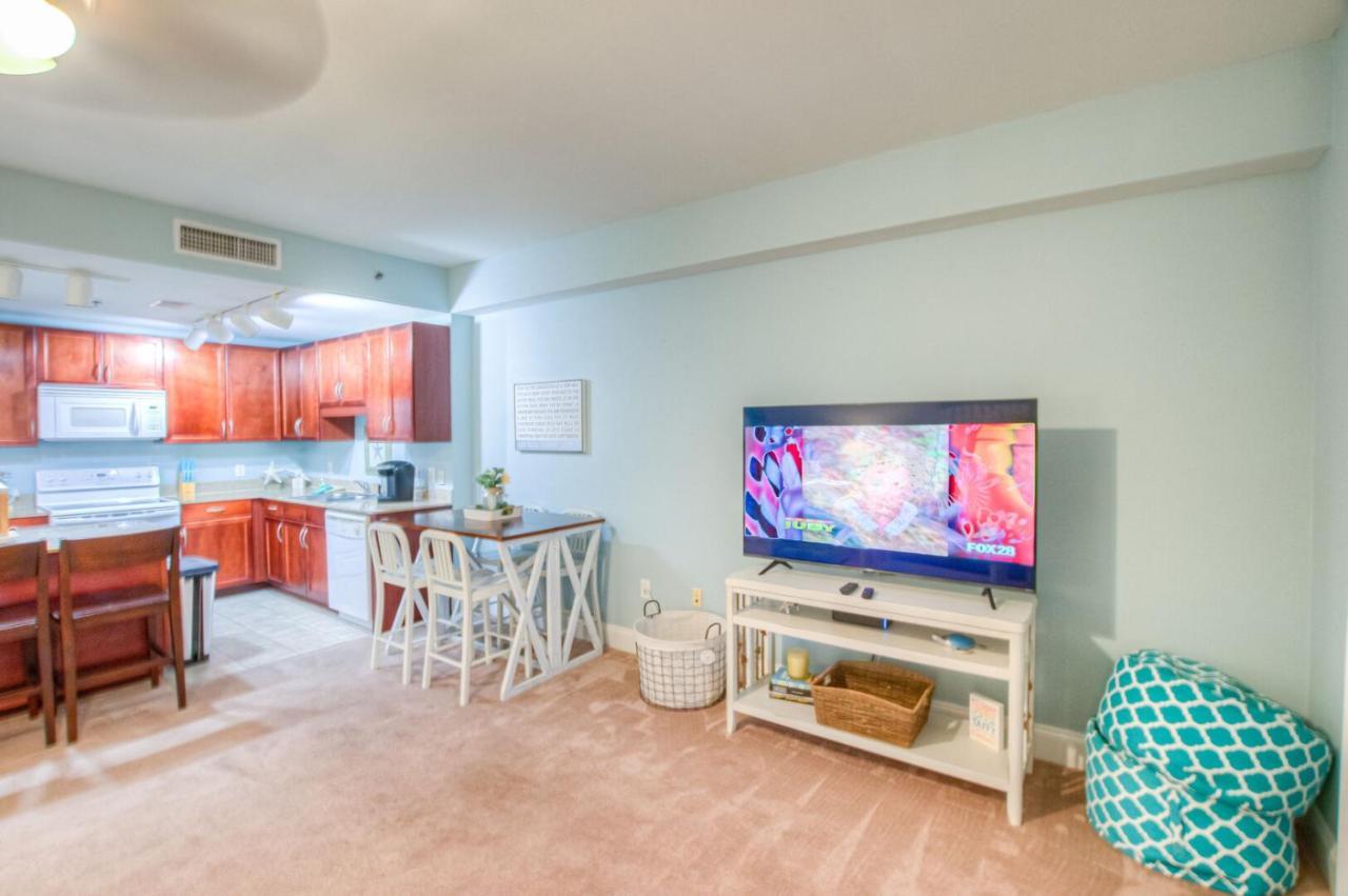 Amazing Style, Laketown Wharf 1305 -1bd, 2ba Amenities And Location! Holiday home Panama City Beach