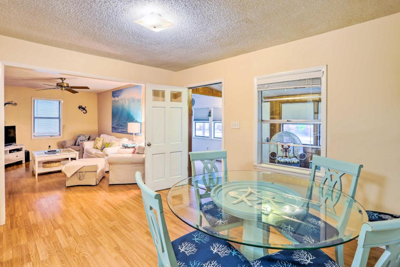 Charming Panama With Deck 1 Block To Beach Panama City Beach