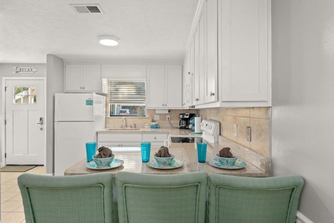 Beach Haven - Seasonal Hot Tub, Fire Pit, Bbq, 700 Feet To Beach, Central Pcb, Free Daily Activities, & More!