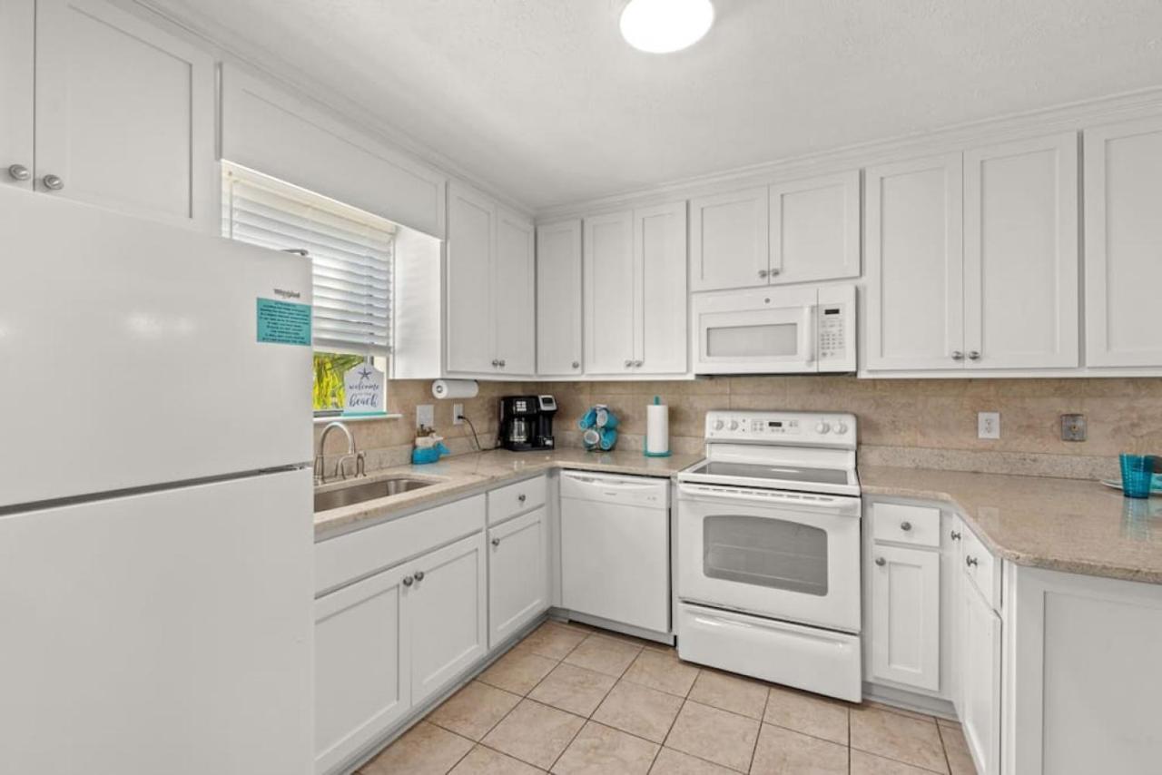 Holiday home Beach Haven - Seasonal Hot Tub, Fire Pit, Bbq, 700 Feet To Beach, Central Pcb, Free Daily Activities, & More!