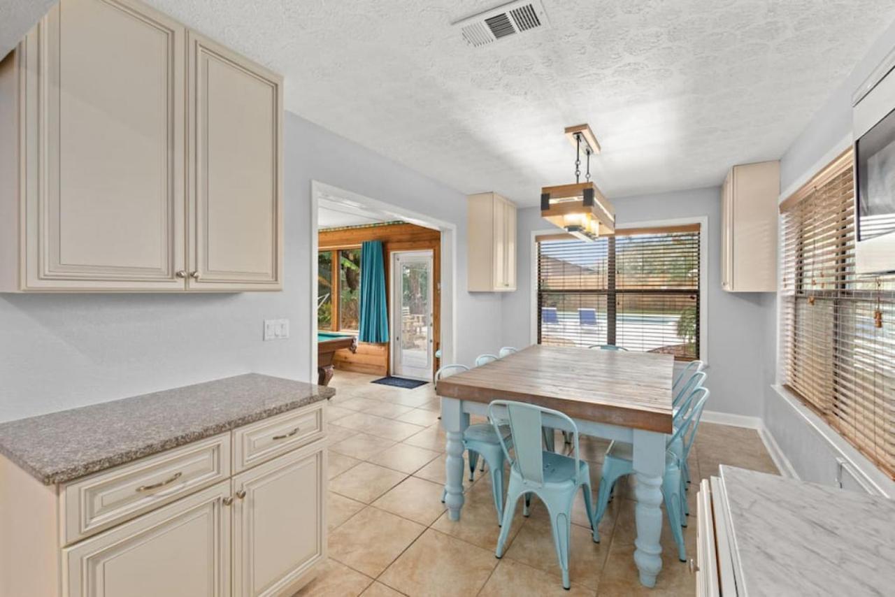 The Flip Flop Stop - Private Heated Pool, Pool House, Backyard Oasis And Game Holiday home Panama City Beach