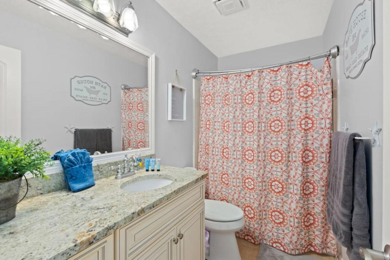 Holiday home The Flip Flop Stop - Private Heated Pool, Pool House, Backyard Oasis And Game
