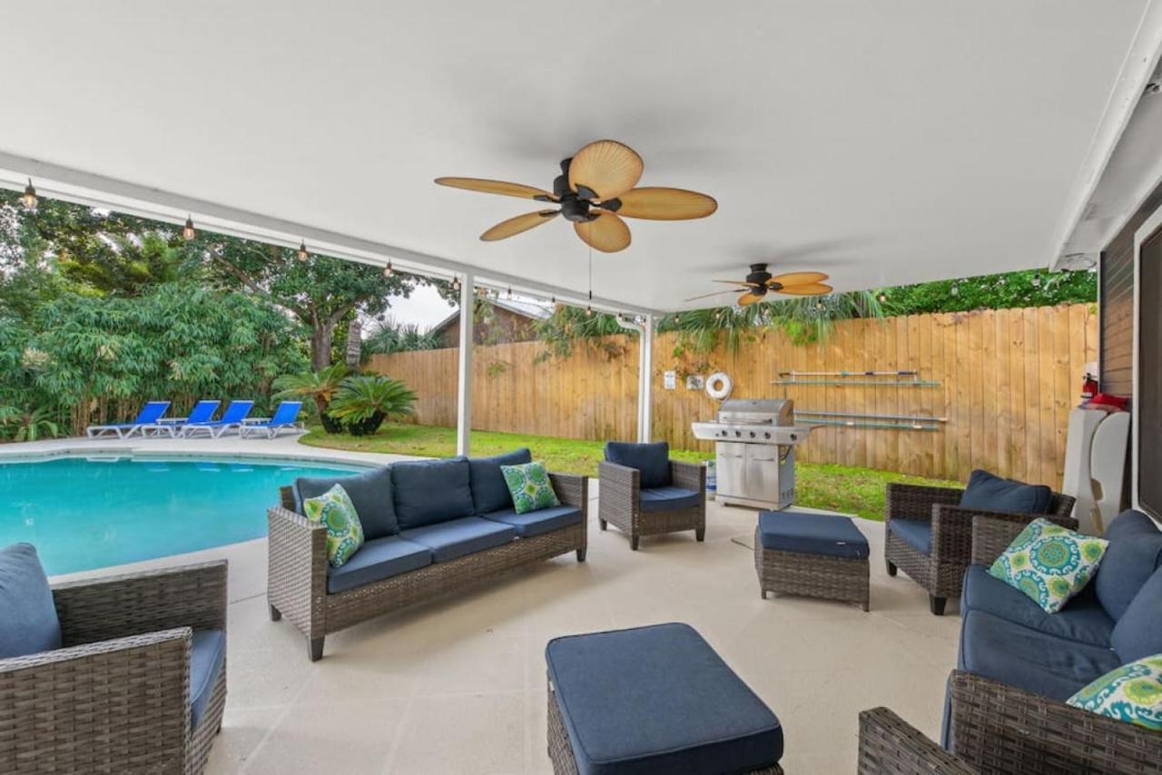 The Flip Flop Stop - Private Heated Pool, Pool House, Backyard Oasis And Game Holiday home Panama City Beach