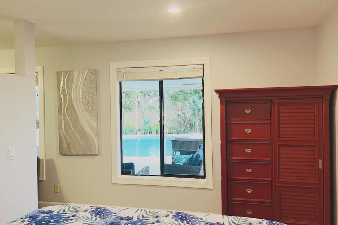 The Flip Flop Stop - Private Heated Pool, Pool House, Backyard Oasis And Game *
