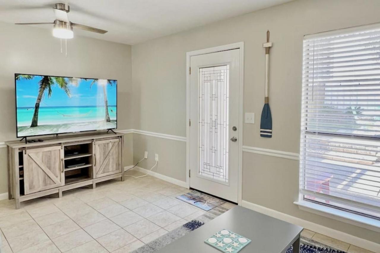 Beach Haven - Seasonal Hot Tub, Fire Pit, Bbq, 700 Feet To Beach, Central Pcb, Free Daily Activities, & More! Holiday home Panama City Beach