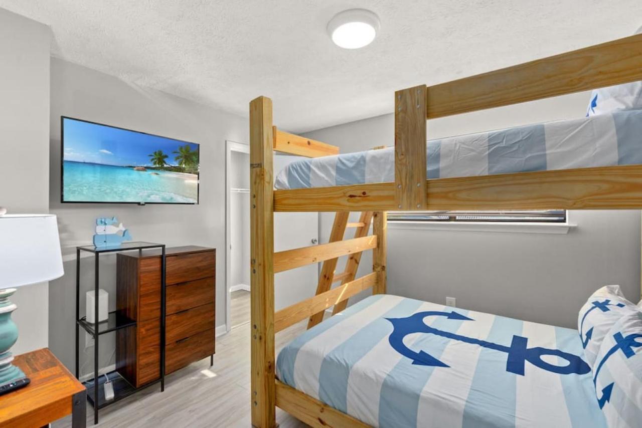 Beach Haven - Seasonal Hot Tub, Fire Pit, Bbq, 700 Feet To Beach, Central Pcb, Free Daily Activities, & More! *