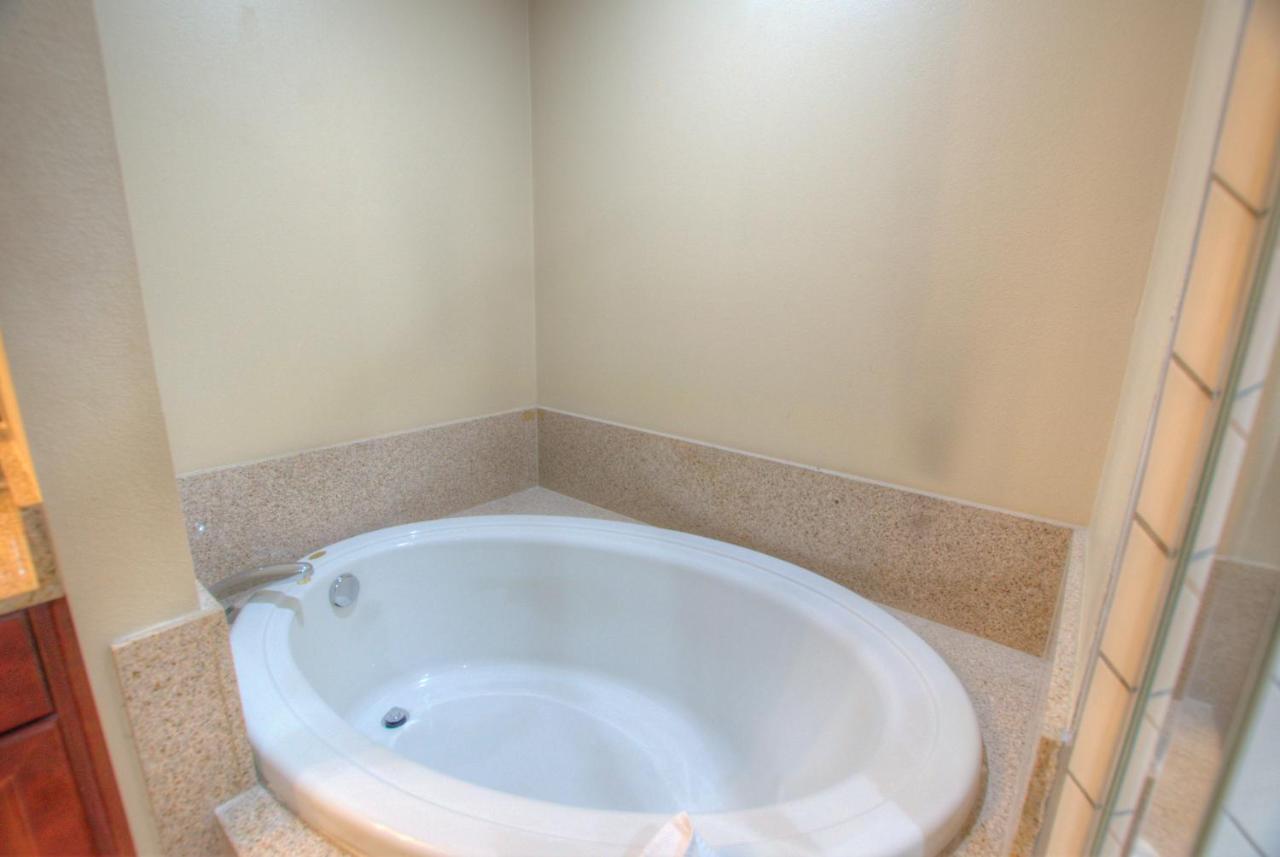 Next To The 10th Floor Pool - Laketown Wharf 1032- 2 Bd Bunks, 2ba, And Amazing Amenities! Panama City Beach