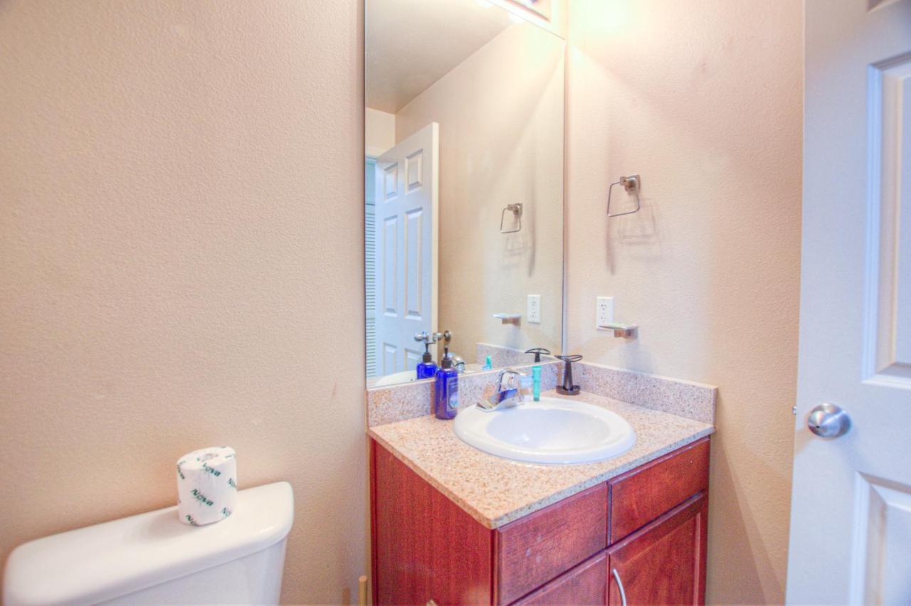 Next To The 10th Floor Pool - Laketown Wharf 1032- 2 Bd Bunks, 2ba, And Amazing Amenities!