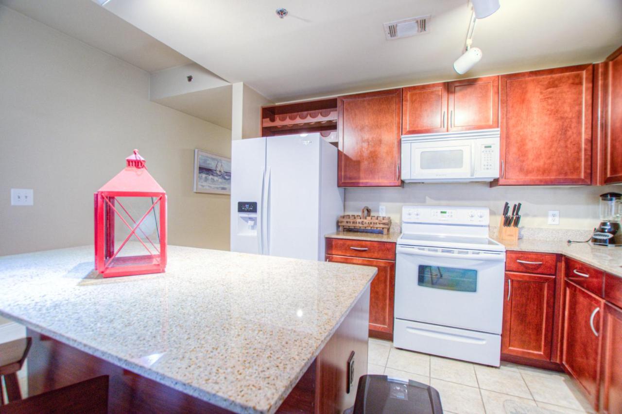 Next To The 10th Floor Pool - Laketown Wharf 1032- 2 Bd Bunks, 2ba, And Amazing Amenities! Holiday home Panama City Beach