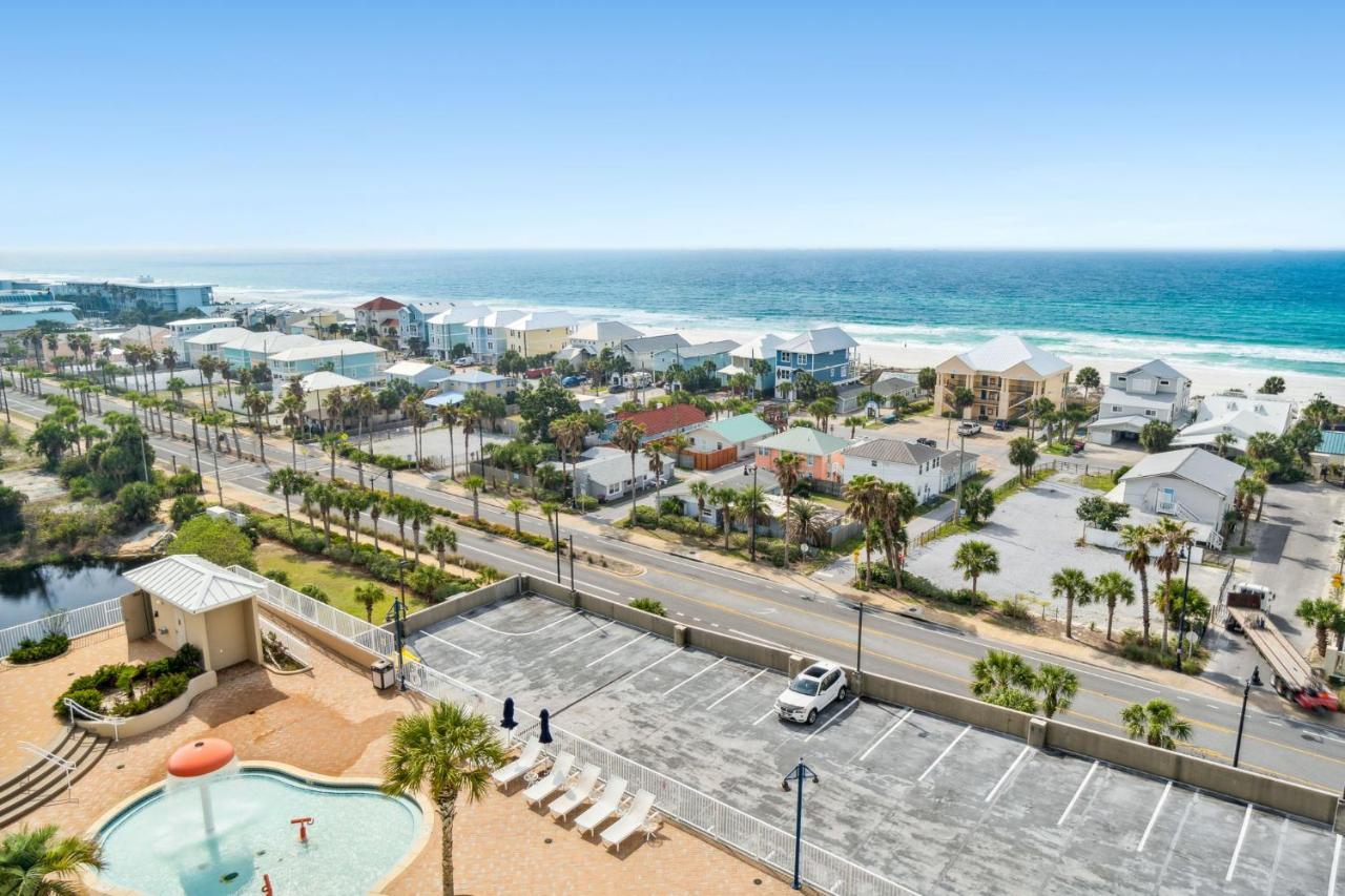 Laketown Wharf #905 By Nautical