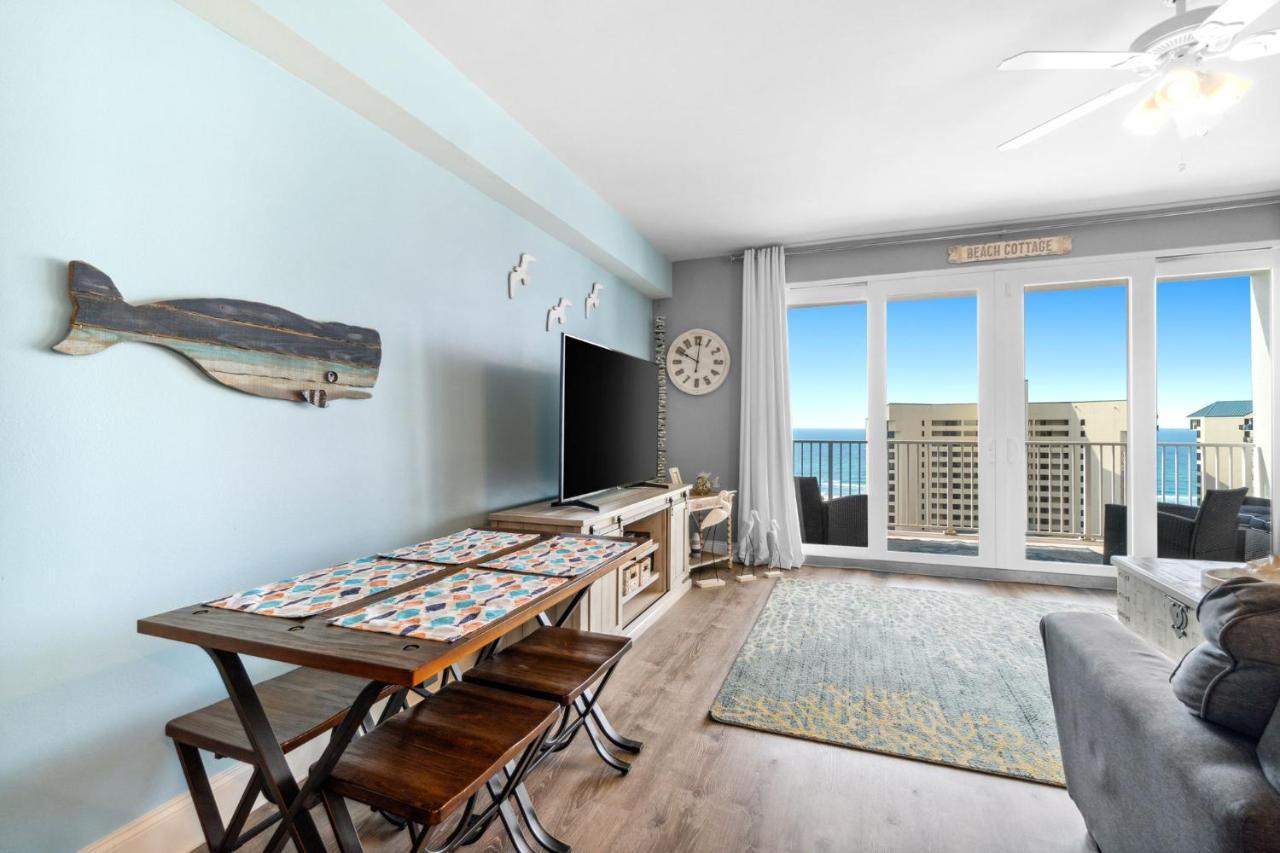Laketown Wharf #905 By Nautical