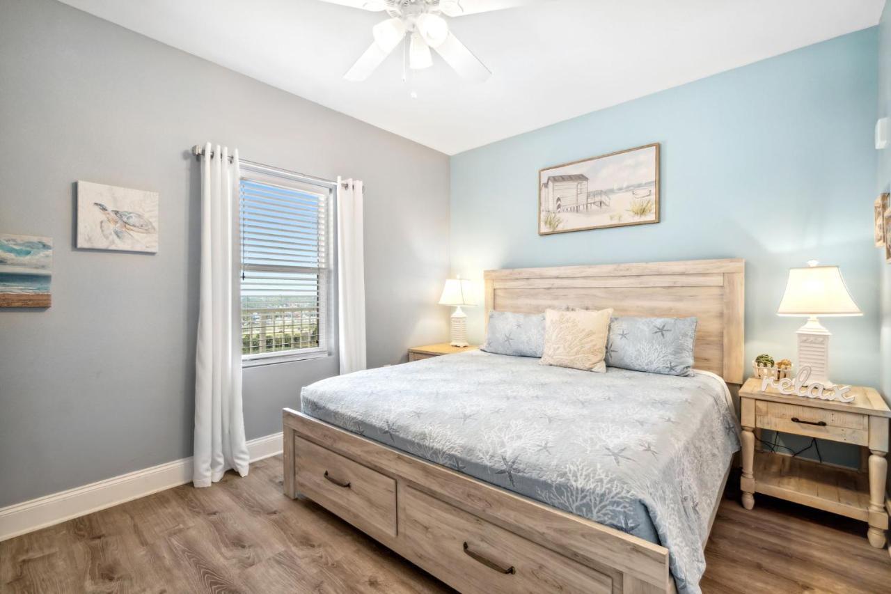 Laketown Wharf #905 By Nautical *
