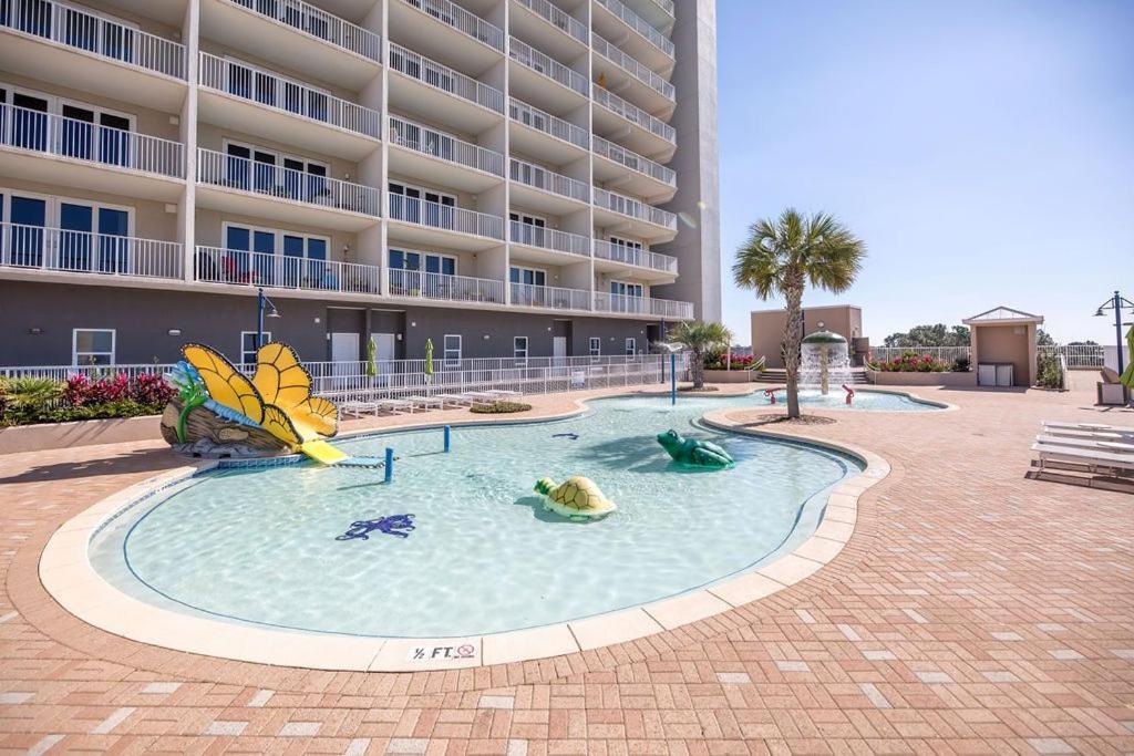 Laketown Wharf #905 By Nautical