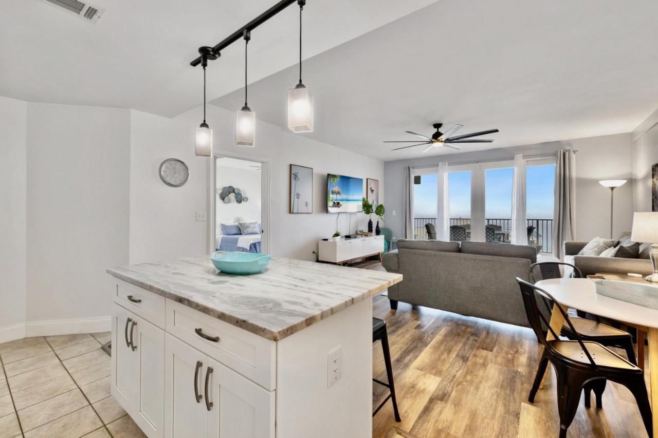 Luxurious 4 Bedroom Condo! Gulf Views! Sleeps 10 & Easy Access! By Dolce Getaways Pcb Apartment *