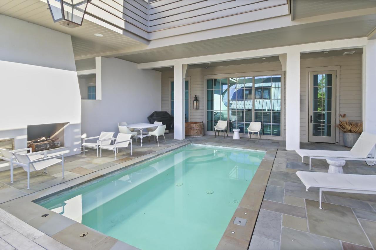 Apartment Private Pool, Gulf Views & Luxurious Features Throughout Lovely Panama City Beach