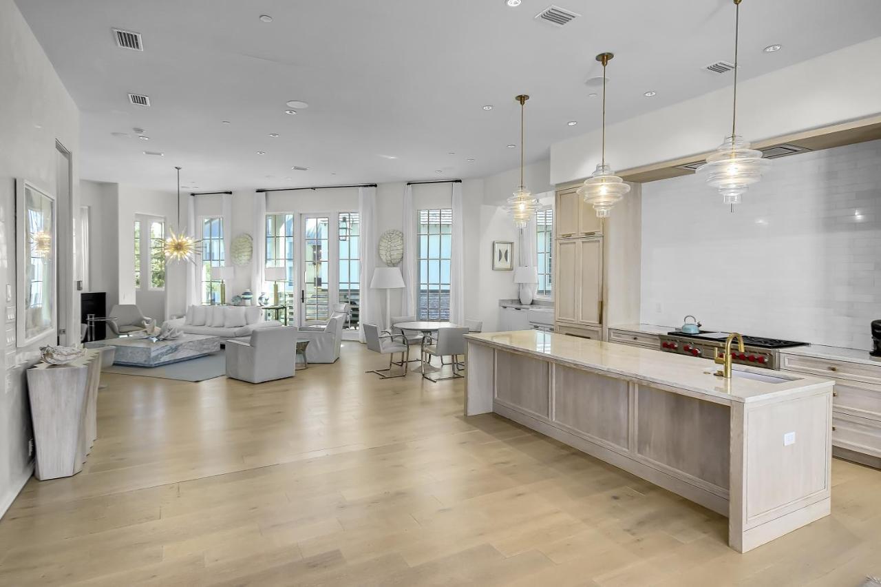 Private Pool, Gulf Views & Luxurious Features Throughout Lovely *