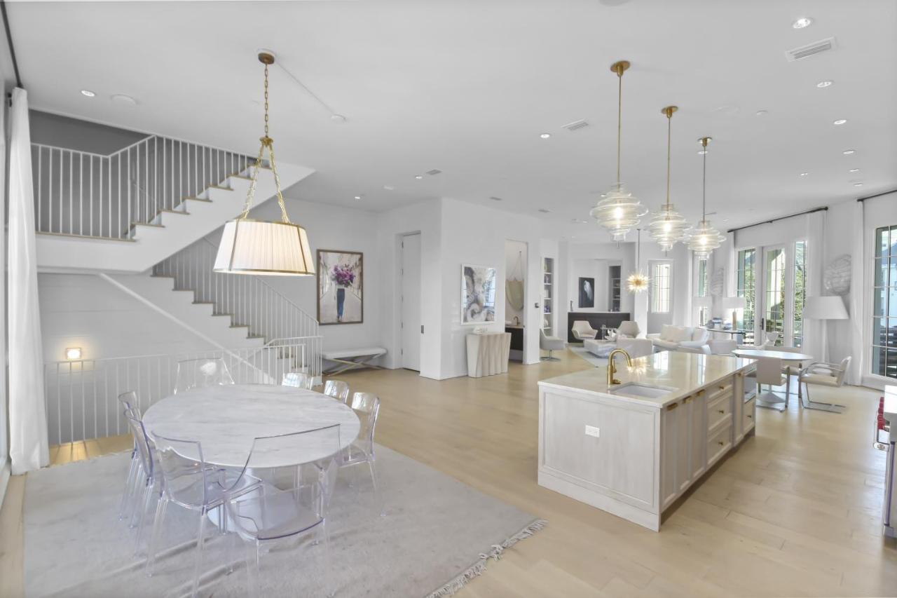 Private Pool, Gulf Views & Luxurious Features Throughout Lovely *