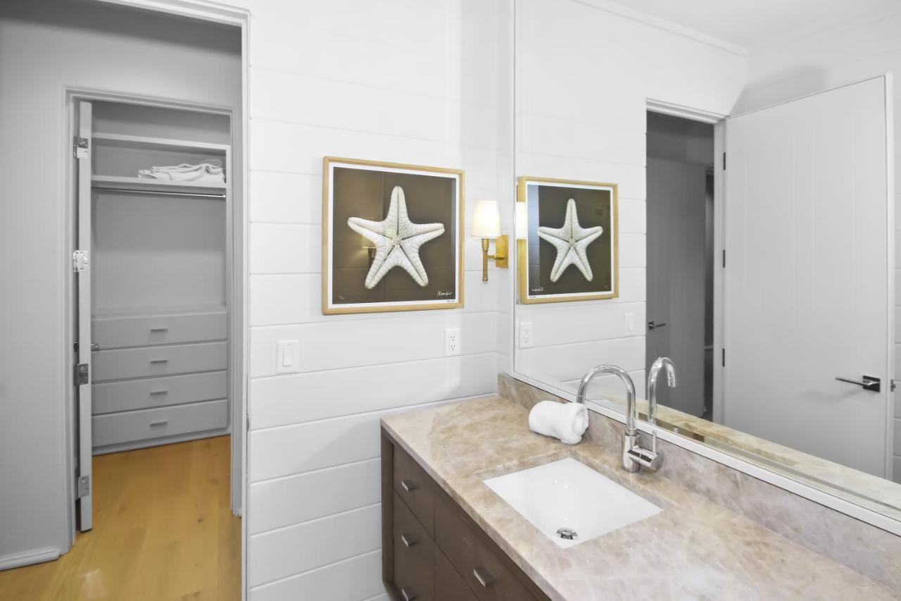Apartment Private Pool, Gulf Views & Luxurious Features Throughout Lovely