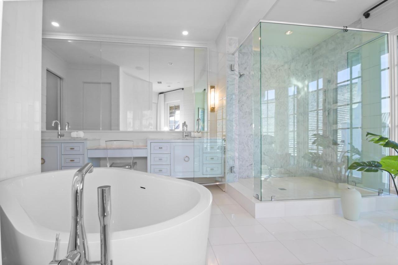 Private Pool, Gulf Views & Luxurious Features Throughout Lovely Apartment *