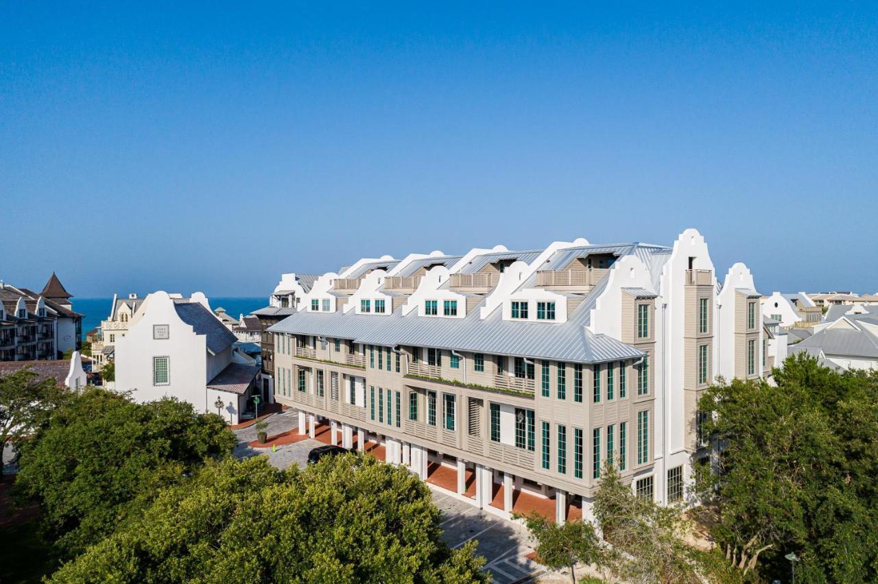 Apartment Private Pool, Gulf Views & Luxurious Features Throughout Lovely Panama City Beach