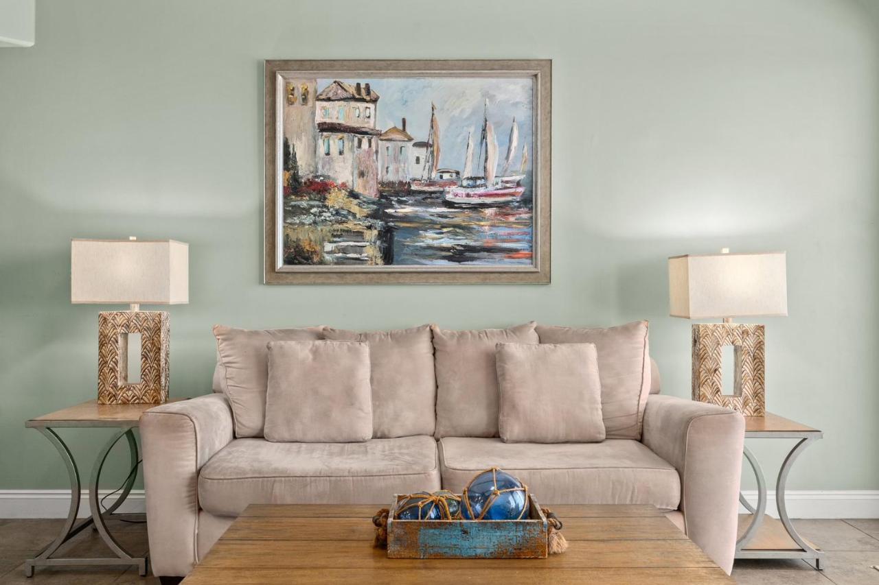 Apartment Treasure Island 0907 *