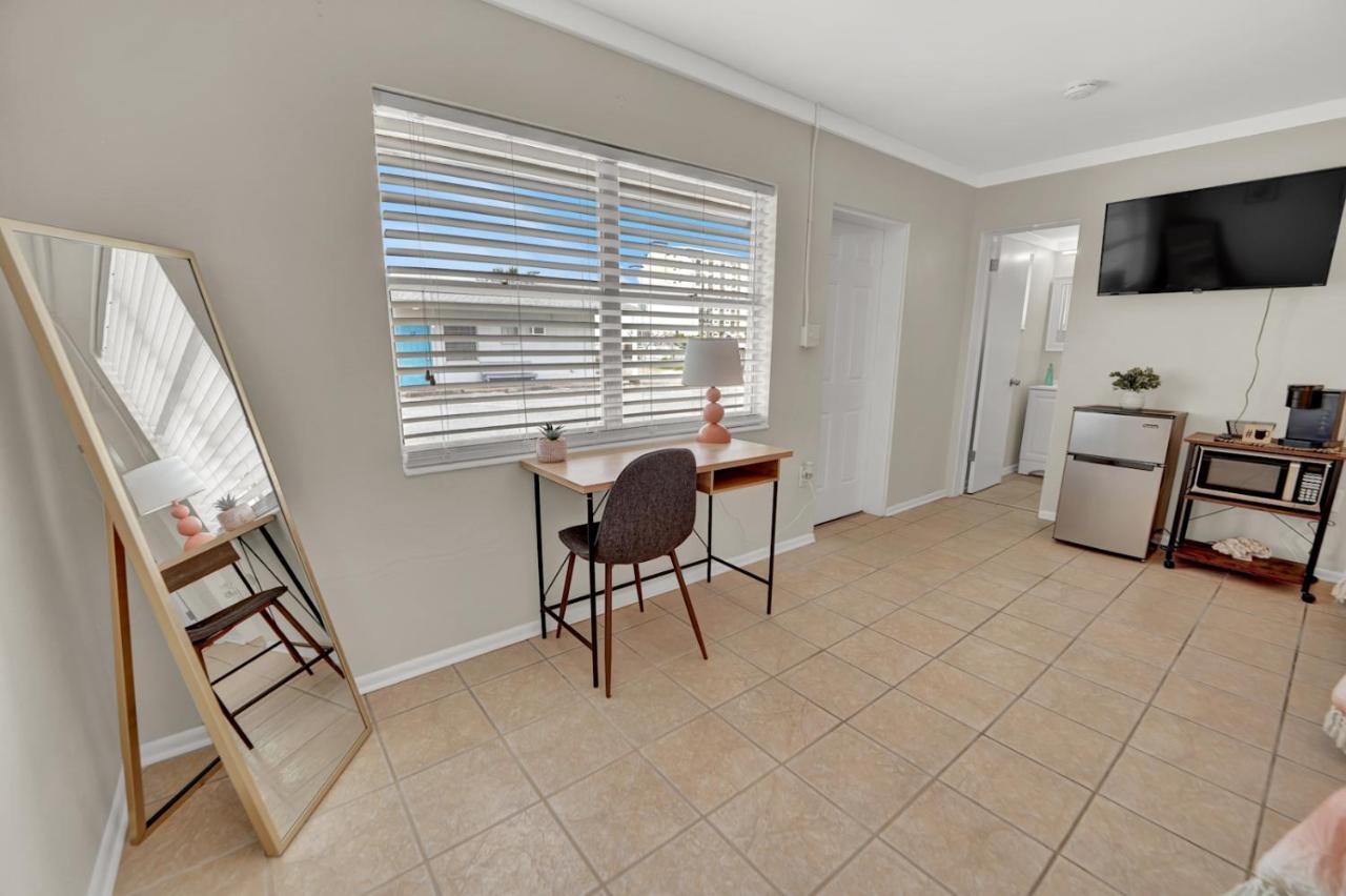 *happy Place* Renovated Studio Pool & Access *