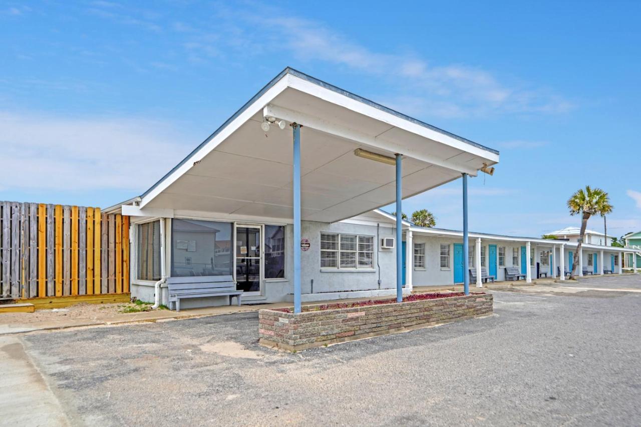 *happy Place* Renovated Studio Pool & Access Holiday home *