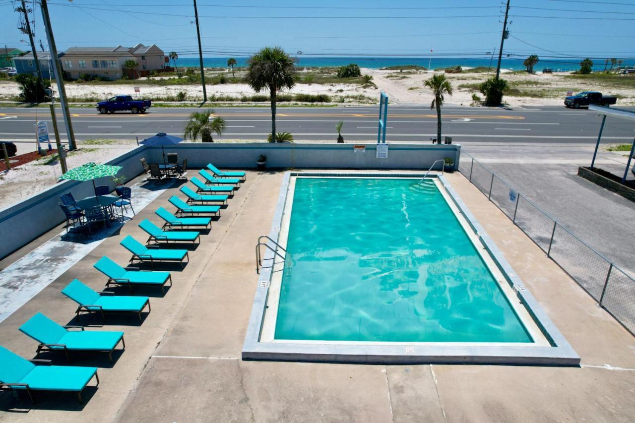 *happy Place* Renovated Studio Pool & Access Holiday home