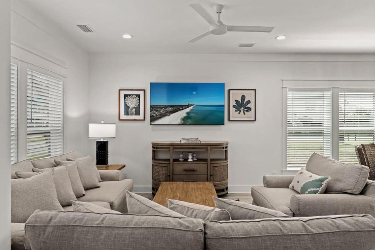 Lighthouse Landing-your New Coastal Haven Just A Short Walk To The Waves Holiday home *