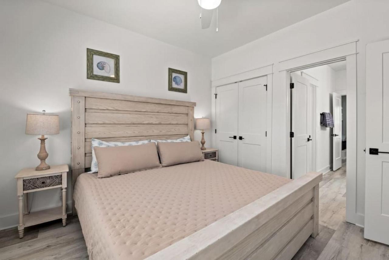 Holiday home Lighthouse Landing-your New Coastal Haven Just A Short Walk To The Waves